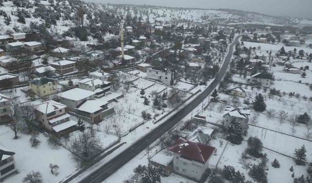 Mersin'de kar güzelliği dronla görüntülendi
