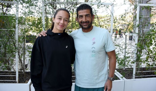 Milli tenisçi Zeynep Sönmez'in Tunuslu başantrenörü Jellali, oyuncusuna güveniyor