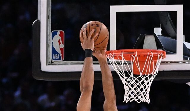 NBA play-off'larında Spurs, Thunder'ı yenerek seriyi 3-3 yaptı