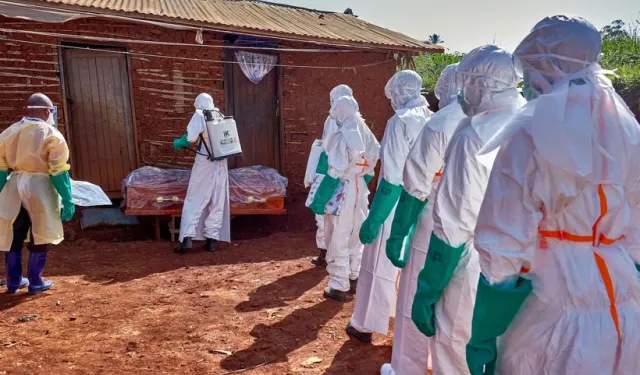 Ebola Salgını Yayılıyor: 900’ü Aşkın Vaka, 200’ü Geçen Ölüm!
