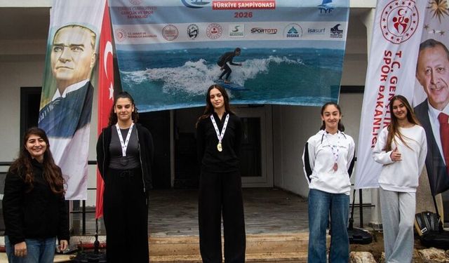 Samandağ Türkiye’nin Sörf Merkezi Oldu: Hataylı Sporcular Zirvede