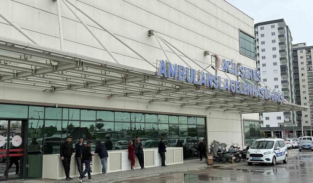 Tarihi geçmiş salam yiyen 4 öğrenci hastaneye kaldırıldı