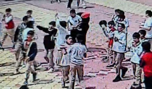Teneffüste fenalaşan öğrenciye öğretmenden hayat kurtaran müdahale