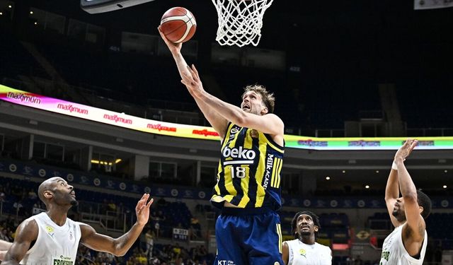 Türkiye Sigorta Basketbol Süper Ligi play-off çeyrek finalinde Fenerbahçe Beko seride durumu 1-0'a getirdi