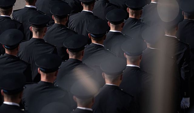 19 bin 96 emniyet mensubunun yeni görev yerleri belirlendi