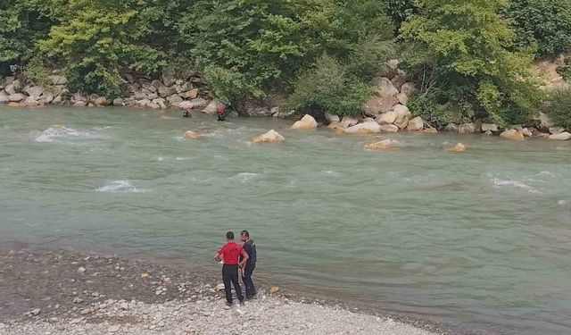 Alanya'da çayda kaybolan genci arama çalışmalarına yarın devam edilecek