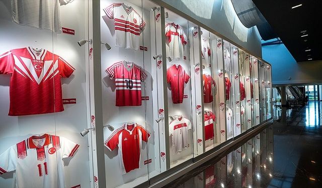 Ay-yıldızlı formanın 'kırmızı-beyaz' tarihi