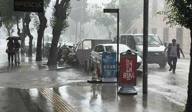 Burdur'da şiddetli yağmur etkili oldu