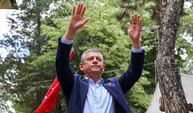 CHP Grup Başkanı Özgür Özel Burdur'da partililerle bir araya geldi