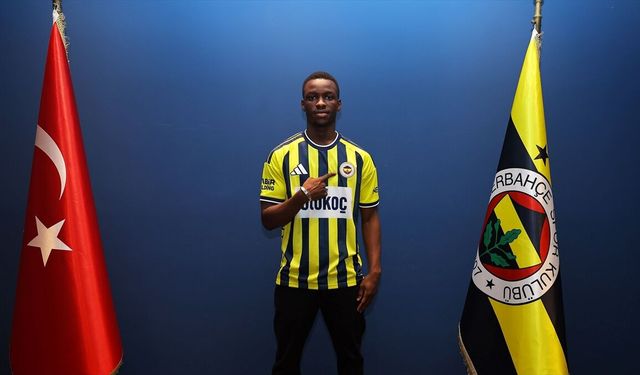 Fenerbahçe, 18 yaşındaki futbolcu Amara Diouf'u transfer etti