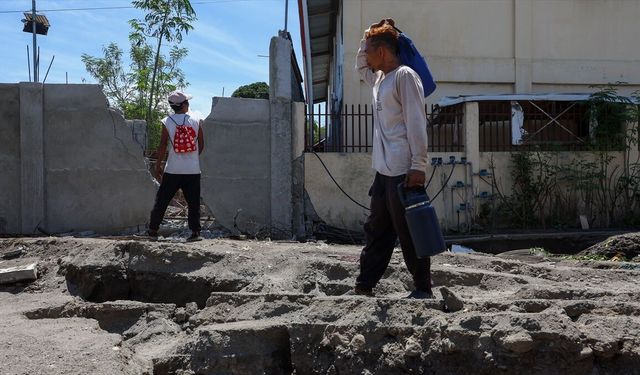 Filipinler'de 7,8 büyüklüğündeki depremde ölenlerin sayısı 78'e yükseldi