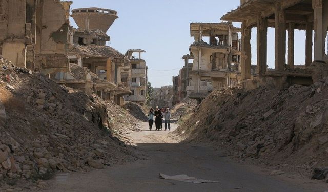 Filistinli mültecilerin yaşadığı Yermuk Kampı Suriye savaşının ağır yıkımının sembollerinden biri olmayı sürdürüyor