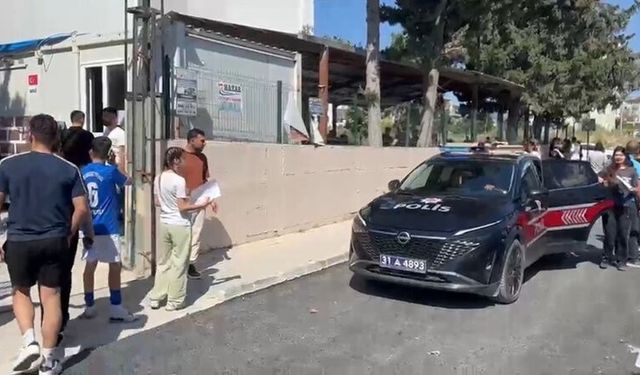 Hatay Polisi YKS’ye Geç Kalan Öğrencilerin İmdadına Yetişti