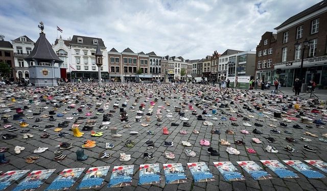Hollanda'da, İsrail saldırılarında ölen Filistinli çocuklar ve gazeteciler anıldı