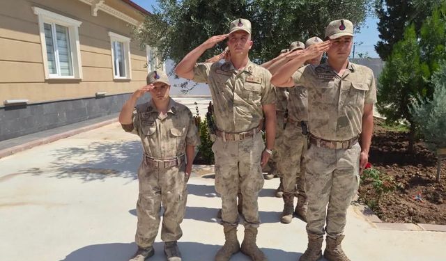 Kırıkhan ilçesinde Down sendromlu genç bir günlüğüne temsili asker oldu