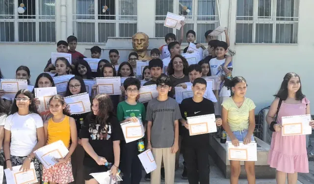 Sevsen Nevzat Şahin Ortaokulu 5-A Öğrencileri Karne Coşkusu Yaşadı!
