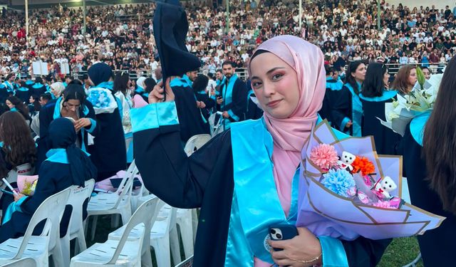 Serebral palsili üniversite öğrencisi bölüm ikincisi olarak mezun oldu