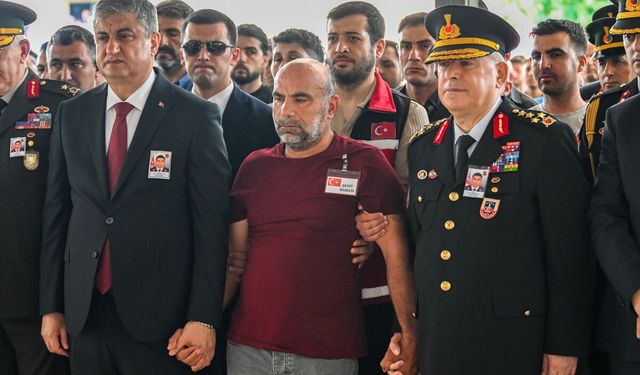Trafik kazasında şehit olan uzman çavuşun cenazesi Adana'da defnedildi