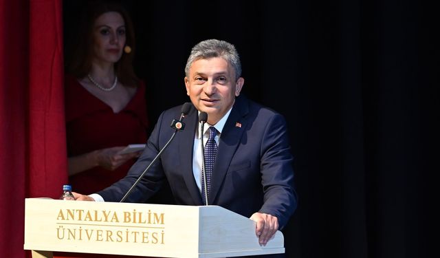 Antalya Bilim Üniversitesi Diş Hekimliği Fakültesi'nde mezuniyet töreni düzenlendi