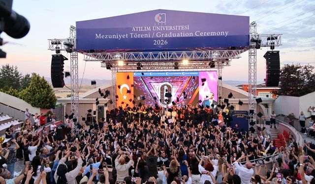 Atılım Üniversitesi 2025-2026 mezunlarını uğurladı