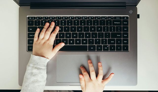 Avustralya, teknoloji şirketlerinin çocuk istismarıyla mücadelesinde 'ciddi eksiklikler' buldu