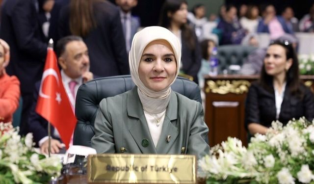 Bakan Göktaş: Dile getirilen her söz Müslüman kadınların yeni yüzyıldaki yürüyüşüne istikamet kazandıracak