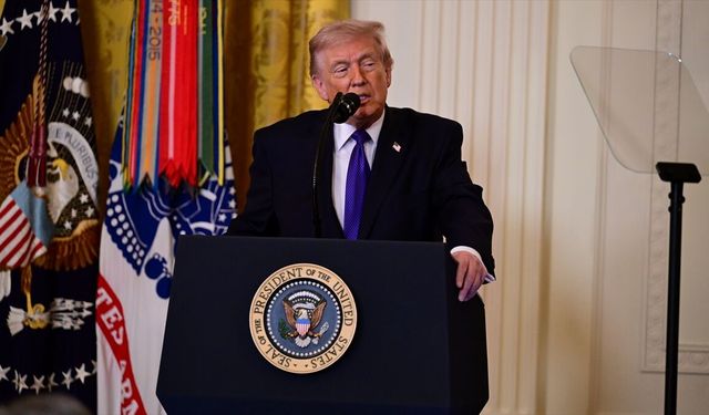Beyaz Saray'daki teleprompter sorumlusunun Trump'ın konuşma metinleri üzerinden bahis açtığı iddiası