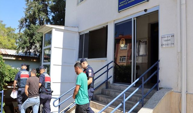 Burdur'da uyuşturucu operasyonunda yakalanan 2 zanlı tutuklandı