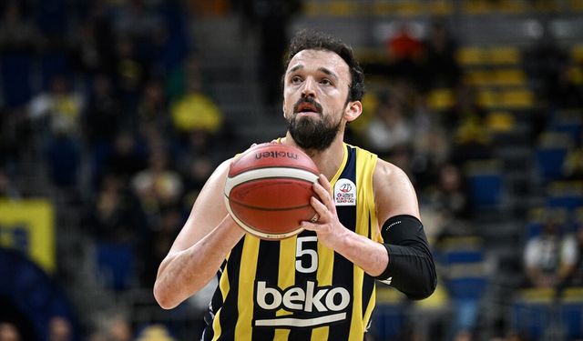 Fenerbahçe, milli basketbolcu Sertaç Şanlı ile 1 yıllık sözleşme imzaladı