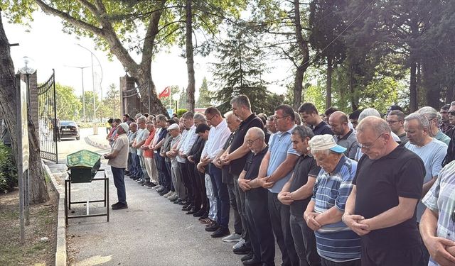 Isparta'da diş tedavisi sırasında ölen çocuğun cenazesi Burdur'da son yolculuğuna uğurlandı