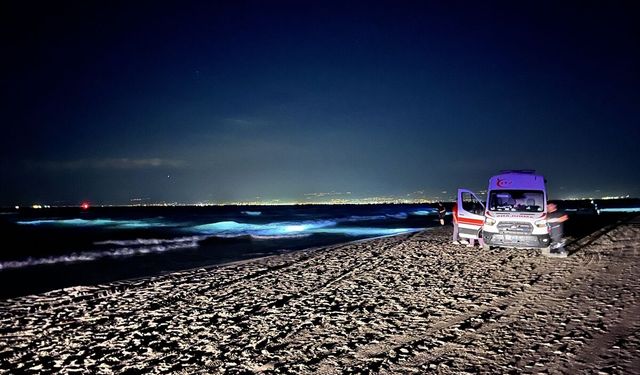 Mersin'de denize giren 5 kişilik aileden 3'ü boğuldu