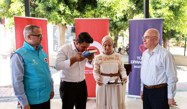 Mersin'de yuva kurmayı planlayan öksüz Elif'in çeyizini gönüllü anneler hazırladı