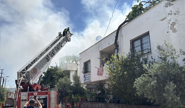 Osmaniye'de yangın çıkan kümesteki güvercinlerini kurtarmak isteyen kişi yaralandı