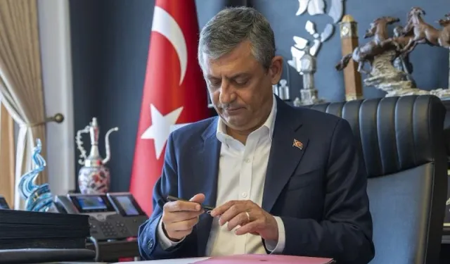Özgür Özel’den Yeni Parti Hamlesi: Dilekçe Verildi, İlk Mesaj Geldi