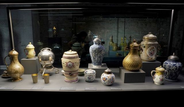 Topkapı Sarayı'nın Şerbethane bölümü 452 eserlik yeni seçkisiyle ziyarete açıldı