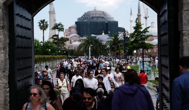 Yerli turistler yılın ilk çeyreğinde 102,3 milyar lira seyahat harcaması yaptı