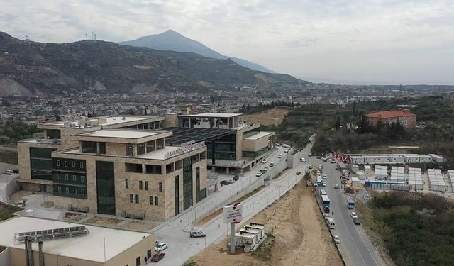 Hasta Olarak Girdi, Dehşet Saçtı: Kadın Doktora Bıçaklı Tehdit!