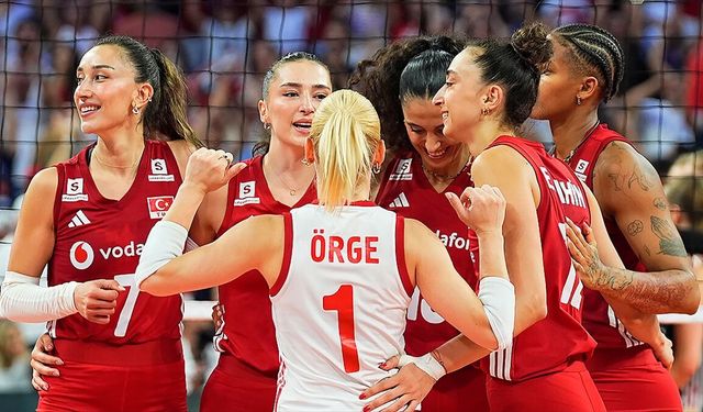 A Milli Kadın Voleybol Takımı, Avrupa Şampiyonası'nda yarın Polonya ile karşılaşacak