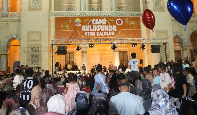 Adana'da 'Cami Avlusunda Atan Kalpler' programı düzenlendi