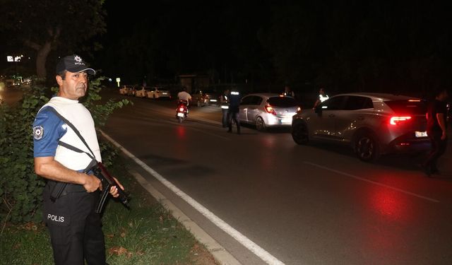 Adana'da helikopter ve dron destekli denetimlerde, aranan 35 şüpheli yakalandı