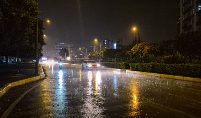 Adana'da sağanak etkili oldu