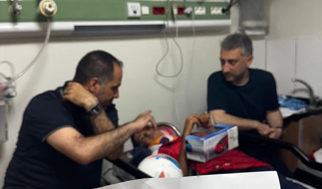 AK Parti Mersin Milletvekili Kıratlı, markette şiddete uğrayan çocuğu ziyaret etti