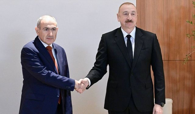 Aliyev ve Paşinyan telefonda görüştü