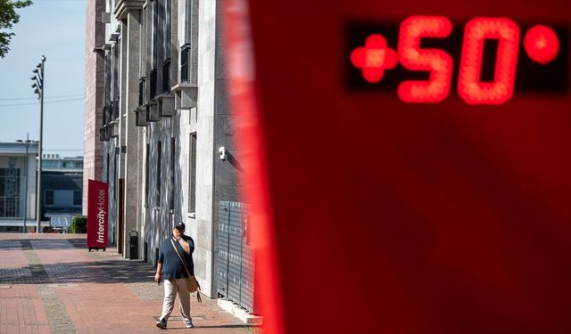 Almanya'da bu yıl aşırı sıcaklara bağlı hayatını kaybedenlerin sayısı 12 bin 500 civarına yükseldi
