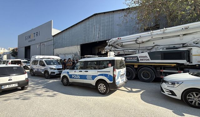 Antalya'da bir kişi çalıştığı iş yerinde ölü bulundu