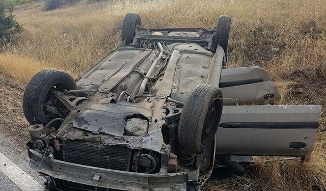 Burdur'da otomobilin şarampole devrilmesi sonucu 4 kişi yaralandı