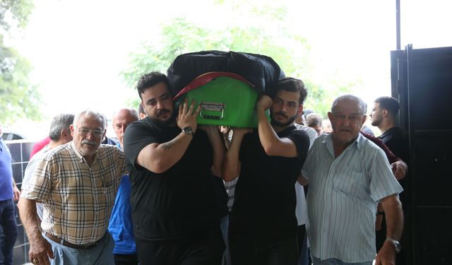 Hatay'da trafik kazasında hayatını kaybeden gencin cenazesi toprağa verildi