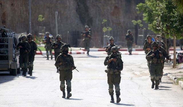 İsrail güçleri işgal altındaki Doğu Kudüs'te düğün salonuna baskın düzenledi