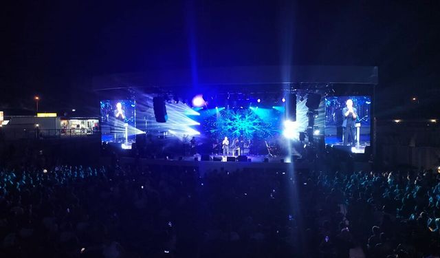 Kubat, Manavgat'ta konser verdi