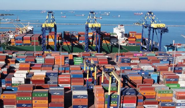 Türk lirasıyla dış ticaret 7 ayda 900 milyar lirayı aştı